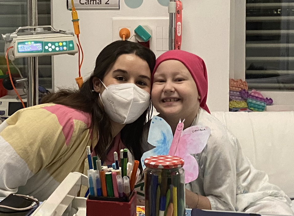 Sonrisas que curan, nuestra labor en los centros hospitalarios.